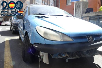 Imagen del vehículo intervenido a la detenida con el que tuvo un accidente.