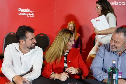 Luis Tudanca, Virginia Barcones y Eduardo Morán, en el último comité autonómico del PSOE.