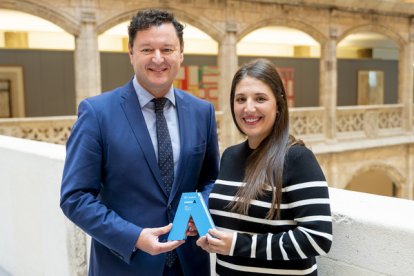 Sara Burgos, ‘Premio A Mujer Profesional Autónoma’ de CaixaBank en Castilla y León.