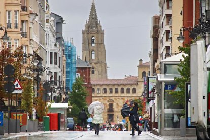 La borrasca Kirk deja fuertes lluvias y viento en la capital leonesa