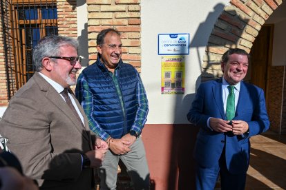 El consejero de la Presidencia, Luis Miguel González Gago, presenta las ayudas para bares y centros de ocio en pequeños pueblos de Castilla y León.