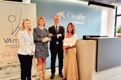 María Rodríguez Manchado (VAMETAL), Begoña Pombo (VAMETAL), Cristina Rodríguez (CaixaBank Dualiza) junto con José Bernardo Portela, director comercial de CaixaBank Empresas Territorial Castilla y León.

CaixaBank Dualiza y la Asociación de Empresarios del Metal de Valladolid (VAMETAL) han firmado un convenio de colaboración para promover la Formación Profesional (FP) en el sector del metal en la provincia. Este acuerdo tiene como objetivo mejorar la cualificación profesional y la competitividad de las empresas del sector, así como fomentar la modalidad dual de la FP.

CASTILLA Y LEÓN ESPAÑA EUROPA VALLADOLID SOCIEDAD
CAIXABANK