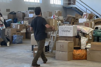 García-Gallardo en el almacén de donaciones de la localidad valenciana de Silla.