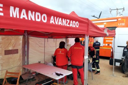 Dispositivo de la Junta de Castilla y León trabajan en las tareas de limpieza de la DANA en Valencia.