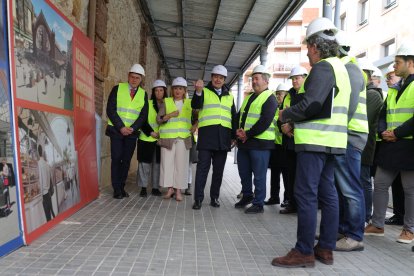 El alcalde de Zamora, Francisco Guarido, y el presidente de la Junta de Castilla y León, Alfonso Fernández Mañueco, informan sobre las obras del Mercado de Abastos.