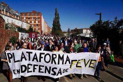 La Plataforma en Defensa del Ferrocarril de Vía Estrecha de León convoca una manifestación para exigir la llegada del tren a la ciudad y mejoras del servicio