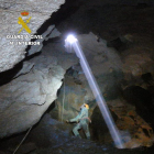 Rescate de dos espeleólogos extraviados en la cueva de Valporquero, en León. - EM