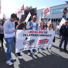 Concentración y huelga de 24 horas de la plantilla de Teleperformance en Ponferrada por los 158 despidos planteados por la empresa- ICAL