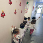 Varios niños hacen fila en la escuela infantil Pequeño Cid. RAÚL G. OCHOA