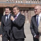 El presidente del PP, Alberto Núñez Feijóo, visita el Centro de Educación 'El Corro', acompañado por el presidente de la Junta, Alfonso Fernández Mañueco.