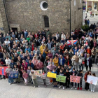 Vecinos de Bembibre concentrados en la plaza del Ayuntamiento para la candidatura.