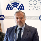 El presidente de las Cortes de Castilla y León, Carlos Pollán, y la consejera de Educación, Rocío Lucas, asisten a la final de la VIII edición de la Liga de Debate