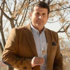 Ossorio compagina su labor en la dirección de Bodegas Hispano Suizas con el asesoramiento enológico externo a otros proyectos repartidos por medio mundo.