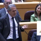 Sanz Vitorio llama a Puente "necio y bocazas" en el Senado