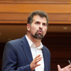 El portavoz del Grupo Parlamentario Socialista, Luis Tudanca, durante su intervención en el pleno.