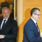 El consejero de Agricultura, Ganadería y Desarrollo Rural, Gerardo Dueñas, y el presidente de las Cortes, Carlos Pollán.