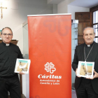 El presidente de Cáritas Autonómica de Castilla y León, Antonio Jesús Martín de Lera, junto al obispo de Astorga, Jesús Fernández González