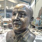 Busto del doctor y político Rafael de Vega, fusilado por el bando nacional en la Guerra Civil
