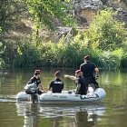 Grupo subacuático de la Policía Nacional rastrea el río Duero en Soria