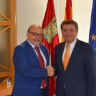 El consejero de la Presidencia, Luis Miguel González Gago y Rafael Monje