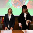 La consejera de Educación, Rocío Lucas, y la rectora de la ULE, Nuria González, en la apertura del curso académico