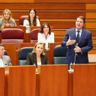El presidente de la Junta, Alfonso Fenández Mañueco, durante el Pleno de las Cortes de Castilla y León.