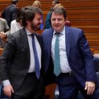 Juan García-Gallardo y Alfonso Fernández Mañueco durante un pleno antes de la ruptura del pacto.