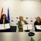 La consejera de Industria, Comercio y Empleo, Leticia García, firma con ATACyL y TRADECyL el II Acuerdo de la Mesa del Autónomo de Castilla y León