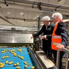 El delegado del Gobierno en Castilla y León, Nicanor Sen, visita las instalaciones de ‘Patatas Meléndez’
