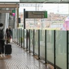 Pasajeros en una estación de tren, en una imagen de archivo.