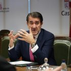 El consejero de Medio Ambiente, Vivienda y Ordenación del Territorio, Juan Carlos Suárez-Quiñones, presenta la convocatoria de ayudas al alquiler.