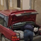 Foto de Google Maps en el que aparece una bolsa con lo que parece un cadáver.