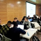 Encuentro colaborativo de estudiantes de FP de Informática en una foto de archivo. ICAL
