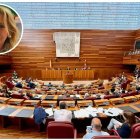 María Isabel Pérez Martín en miniatura y una imagen del interior de las Cortes en un pleno