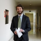 El portavoz de Vox en las Cortes de Castilla y León, Juan García-Gallardo, en el momento de registrar su dimisión.