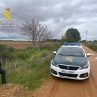 Imagen del vehículo de la Guardia Civil en Santa María del Páramo (León)
