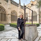 La historiadora Mercedes Sanz, en el claustro de la catedral de Segovia