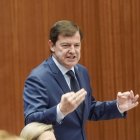 El presidente de la Junta de Castilla y León, Alfonso Fernández Mañueco, durante el pleno de las Cortes.