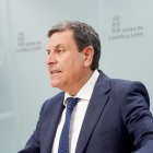 El consejero de Economía y Hacienda y portavoz, Carlos Fernández Carriedo, comparece en rueda de prensa posterior al Consejo de Gobierno.