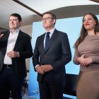 Alfonso Fernández Mañueco, Alberto Núñez Feijóo y Ester Muñoz, en una imagen de archivo