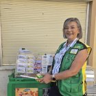 Ana Isabel Cantero González en su punto de venta de la ONCE en la plaza de la Constitución de Carrión de los Condes (Palencia).
SOCIEDAD 
ONCE