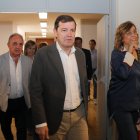 El presidente del Partido Popular de Castilla y León, Alfonso Fernández Mañueco; y la presidenta del PP de Palencia, Ángeles Armisén.