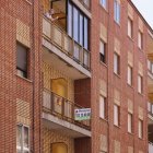 Piso con un cartel de alquiler en Salamanca.