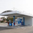 Gasolinera de Ballenoil en el parking de Hipercor de Arroyo de la Encomienda (Valladolid)