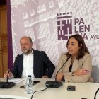 El concejal de Hacienda, Carlos Hernández, y la alcaldesa de Palencia, Miriam Andrés