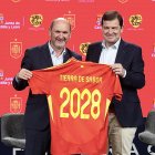 El presidente de la Junta, Alfonso Fernández Mañueco, participa en el acto de presentación del patrocinio de 'Tierra de Sabor' a la Selección Española de Fútbol.