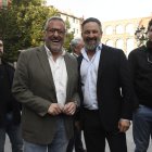 El presidente de Vox, Santiago Abascal, participa en una jornada de trabajo con el equipo provincial del partido, en el marco de sus viajes por las distintas provincias españolas. En la foto, junto al presidente de las Cortes, Carlos Pollán.