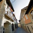 Ayuntamiento de Tremiño, donde ondea la bandera de Castilla y León.