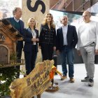 Mar Sancho, la viceconsejera de cultura, durante su visita a la feria Intur.