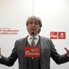 El secretario general del PSOE de Castilla y León y candidato a la Presidencia de la Junta, Carlos Martínez, realiza balance de 2025 y fija los objetivos para 2026 durante el tradicional encuentro navideño que celebra el PSOECyL con la prensa